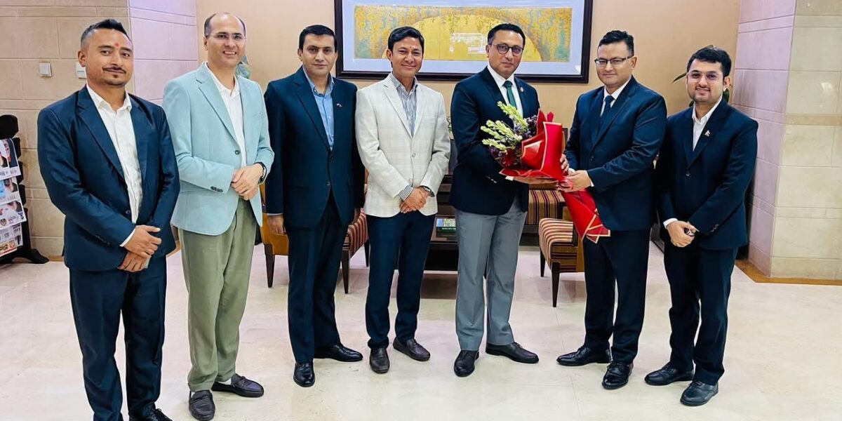 दिल्ली पुगे अर्थमन्त्री वाग्ले, पुनर्निर्माण र आर्थिक सहकार्यमा छलफल हुने