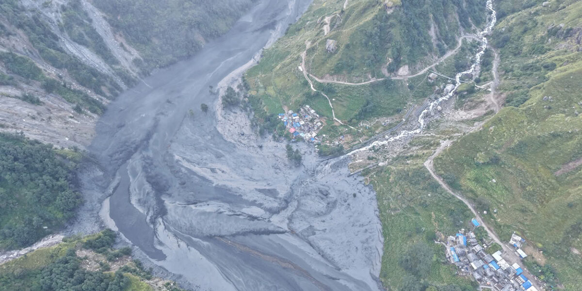 टाइम्स इनर्जीका भवन बगे, १८ कर्मचारीले भागेर ज्यान जोगाए