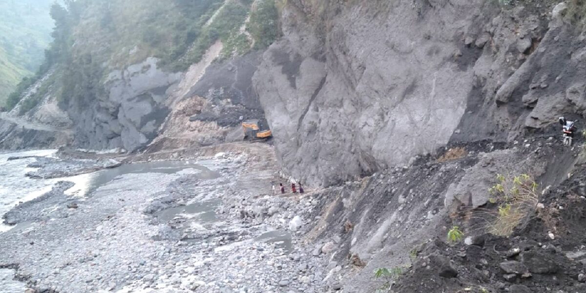 बूढीगण्डकी छिचोल्दै खुलाइँदैछ बेनिघाट-आरुघाट-लार्के सडक